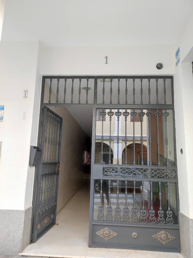 Atico De 1 Dormitorio En Pleno Centro Con Parking Ayamonte Eksteriør billede